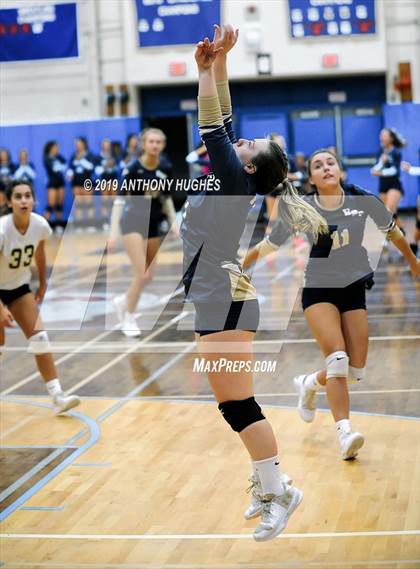 Thumbnail 1 in Bayport-Blue Point vs. St Francis Prep (Long Beach Invitational) photogallery.