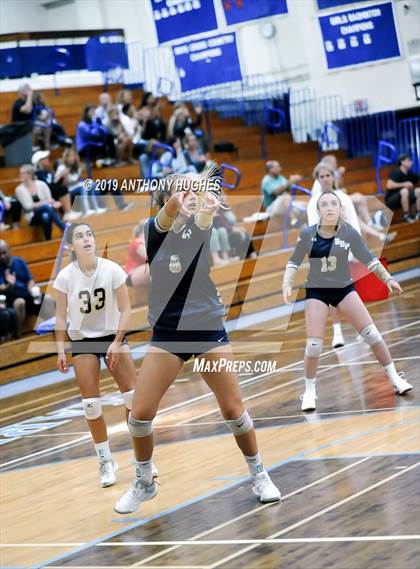 Thumbnail 2 in Bayport-Blue Point vs. St Francis Prep (Long Beach Invitational) photogallery.