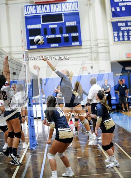 Thumbnail 1 in Bayport-Blue Point vs. St Francis Prep (Long Beach Invitational) photogallery.