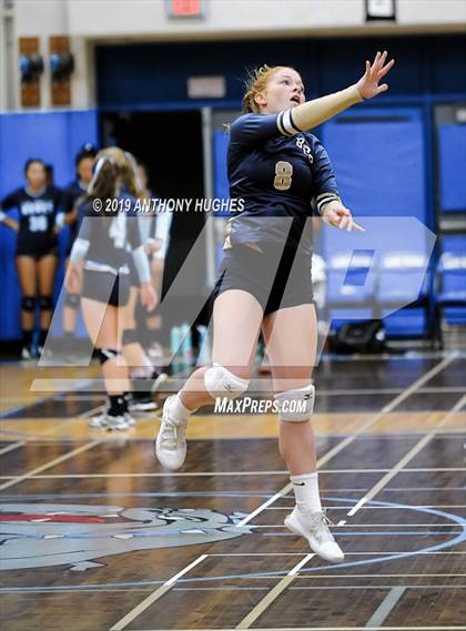 Thumbnail 2 in Bayport-Blue Point vs. St Francis Prep (Long Beach Invitational) photogallery.