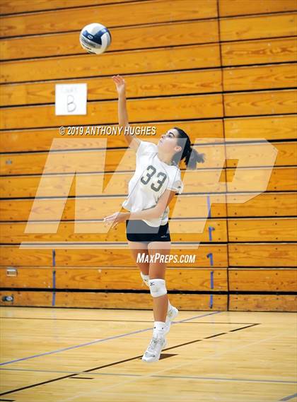 Thumbnail 2 in Bayport-Blue Point vs. St Francis Prep (Long Beach Invitational) photogallery.