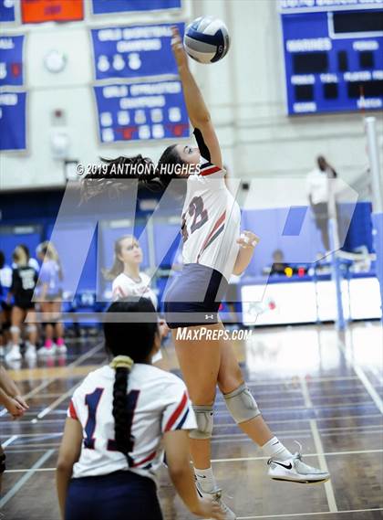 Thumbnail 1 in Bayport-Blue Point vs. St Francis Prep (Long Beach Invitational) photogallery.