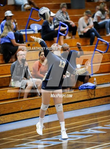 Thumbnail 2 in Bayport-Blue Point vs. St Francis Prep (Long Beach Invitational) photogallery.