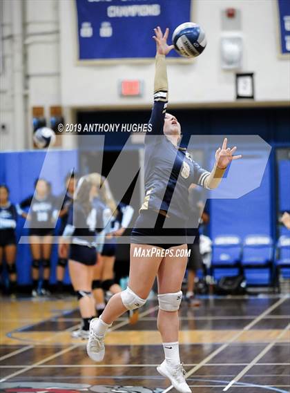 Thumbnail 1 in Bayport-Blue Point vs. St Francis Prep (Long Beach Invitational) photogallery.