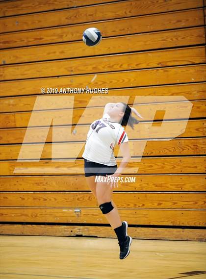 Thumbnail 2 in Bayport-Blue Point vs. St Francis Prep (Long Beach Invitational) photogallery.
