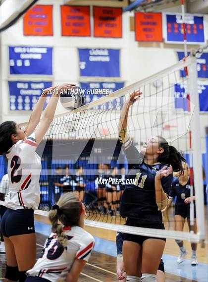 Thumbnail 3 in Bayport-Blue Point vs. St Francis Prep (Long Beach Invitational) photogallery.