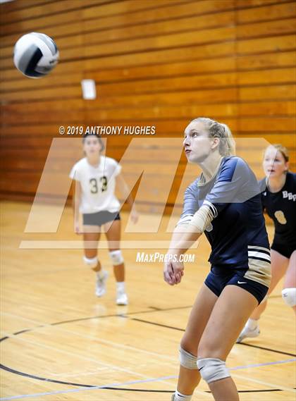 Thumbnail 3 in Bayport-Blue Point vs. St Francis Prep (Long Beach Invitational) photogallery.