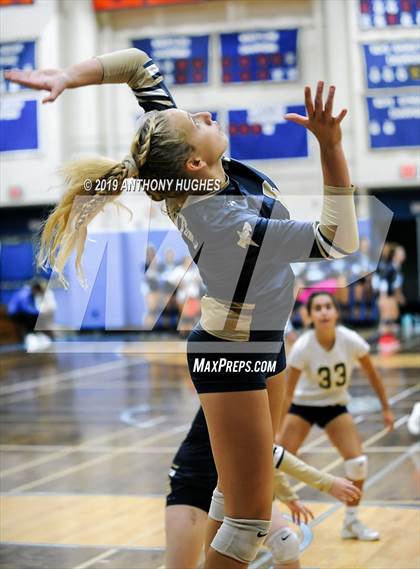 Thumbnail 1 in Bayport-Blue Point vs. St Francis Prep (Long Beach Invitational) photogallery.
