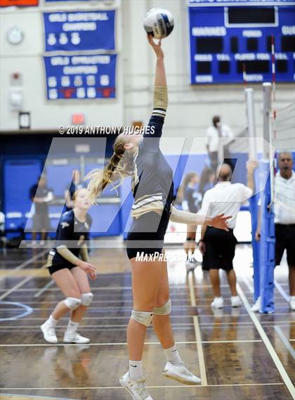 Thumbnail 3 in Bayport-Blue Point vs. St Francis Prep (Long Beach Invitational) photogallery.