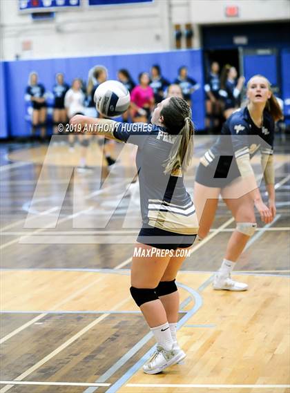 Thumbnail 2 in Bayport-Blue Point vs. St Francis Prep (Long Beach Invitational) photogallery.