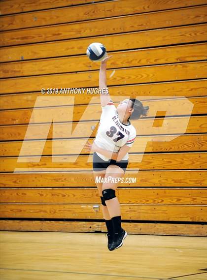 Thumbnail 3 in Bayport-Blue Point vs. St Francis Prep (Long Beach Invitational) photogallery.