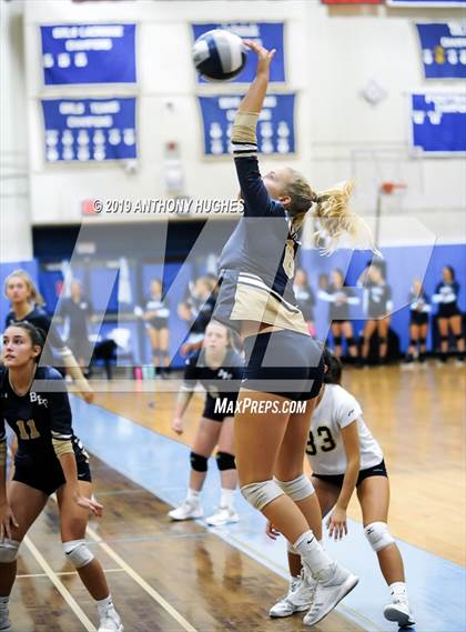 Thumbnail 2 in Bayport-Blue Point vs. St Francis Prep (Long Beach Invitational) photogallery.