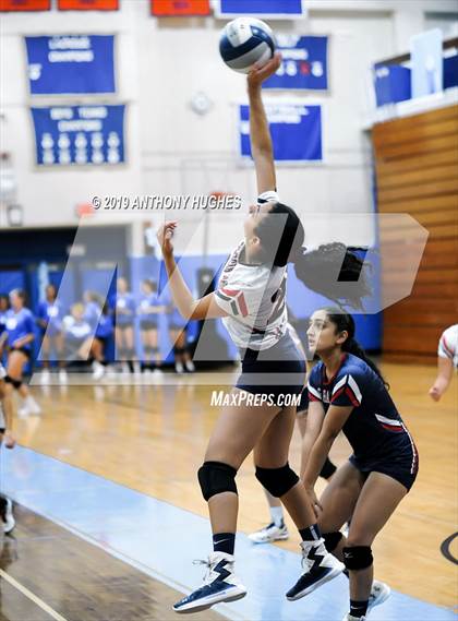Thumbnail 1 in Bayport-Blue Point vs. St Francis Prep (Long Beach Invitational) photogallery.