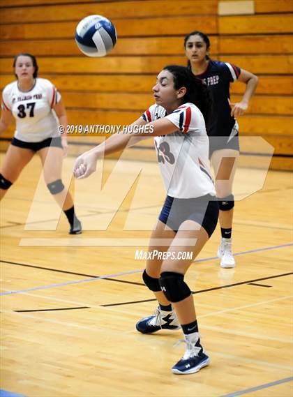 Thumbnail 2 in Bayport-Blue Point vs. St Francis Prep (Long Beach Invitational) photogallery.