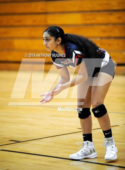 Thumbnail 3 in Bayport-Blue Point vs. St Francis Prep (Long Beach Invitational) photogallery.