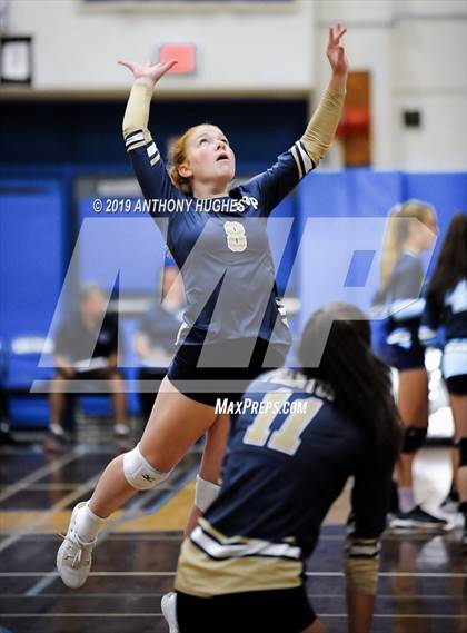 Thumbnail 1 in Bayport-Blue Point vs. St Francis Prep (Long Beach Invitational) photogallery.