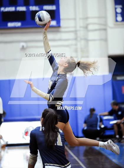 Thumbnail 3 in Bayport-Blue Point vs. St Francis Prep (Long Beach Invitational) photogallery.