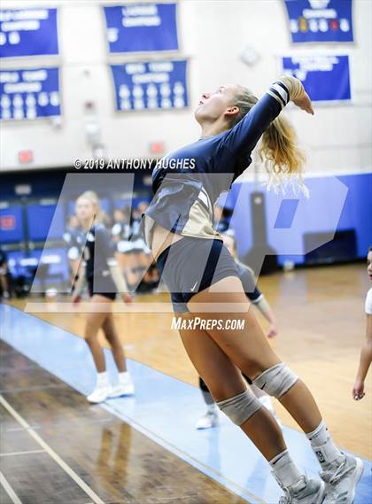 Thumbnail 1 in Bayport-Blue Point vs. St Francis Prep (Long Beach Invitational) photogallery.