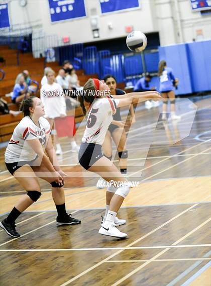 Thumbnail 1 in Bayport-Blue Point vs. St Francis Prep (Long Beach Invitational) photogallery.