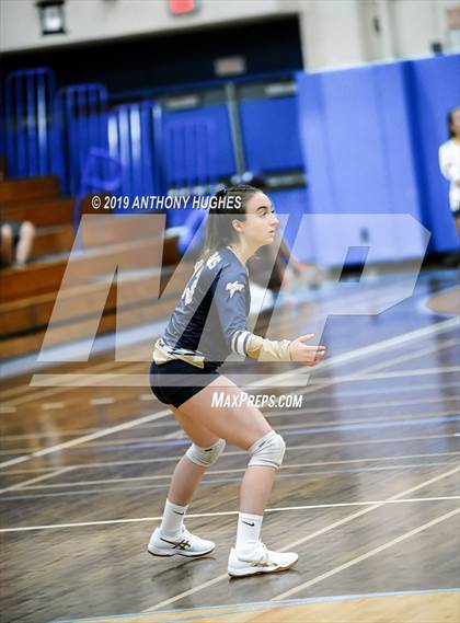 Thumbnail 3 in Bayport-Blue Point vs. St Francis Prep (Long Beach Invitational) photogallery.