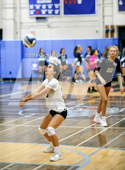 Thumbnail 2 in Bayport-Blue Point vs. St Francis Prep (Long Beach Invitational) photogallery.
