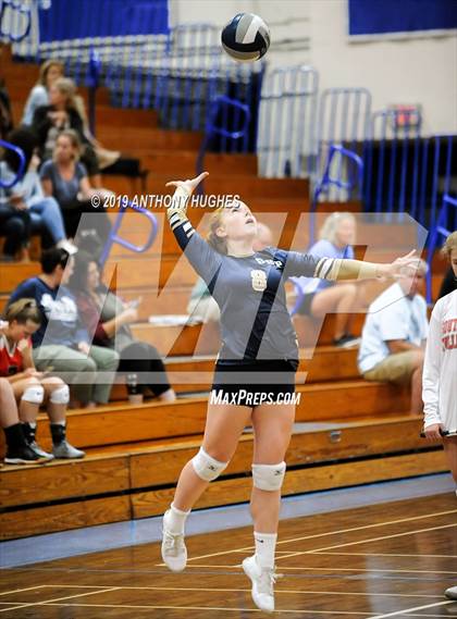 Thumbnail 3 in Bayport-Blue Point vs. St Francis Prep (Long Beach Invitational) photogallery.