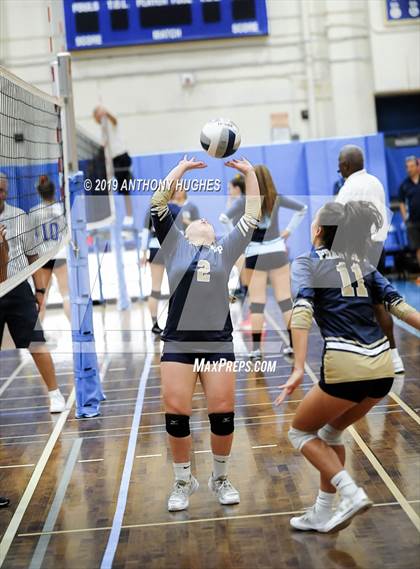 Thumbnail 3 in Bayport-Blue Point vs. St Francis Prep (Long Beach Invitational) photogallery.
