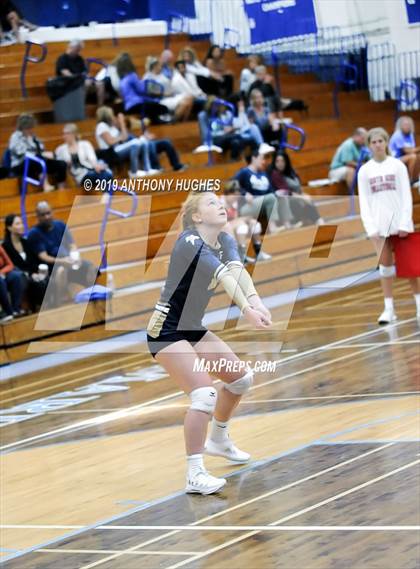Thumbnail 2 in Bayport-Blue Point vs. St Francis Prep (Long Beach Invitational) photogallery.