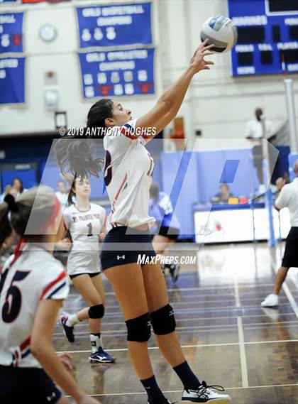 Thumbnail 3 in Bayport-Blue Point vs. St Francis Prep (Long Beach Invitational) photogallery.