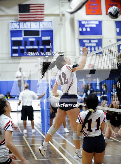 Thumbnail 3 in Bayport-Blue Point vs. St Francis Prep (Long Beach Invitational) photogallery.