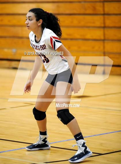Thumbnail 2 in Bayport-Blue Point vs. St Francis Prep (Long Beach Invitational) photogallery.