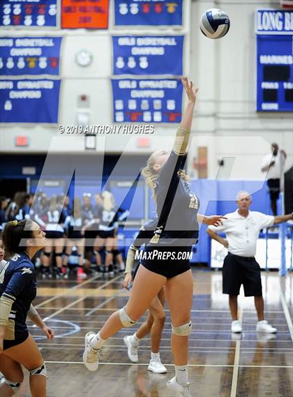 Thumbnail 3 in Bayport-Blue Point vs. St Francis Prep (Long Beach Invitational) photogallery.