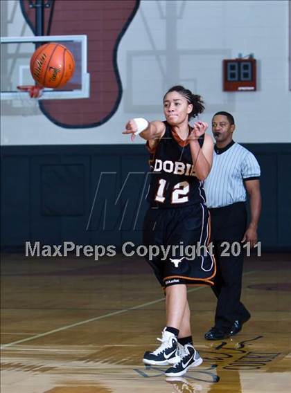 Thumbnail 3 in Eastwood vs. Dobie (McDonald's Texas Invitational) photogallery.