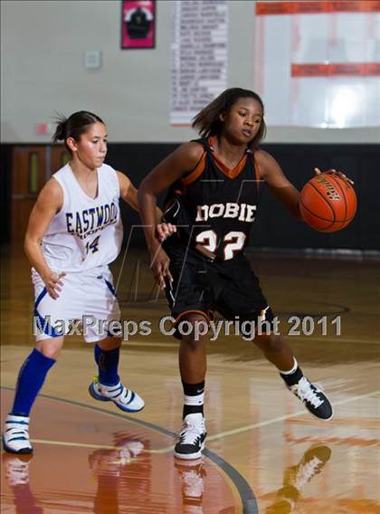 Thumbnail 2 in Eastwood vs. Dobie (McDonald's Texas Invitational) photogallery.