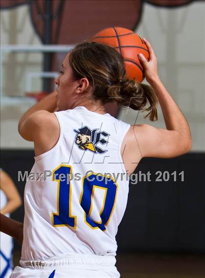 Thumbnail 3 in Eastwood vs. Dobie (McDonald's Texas Invitational) photogallery.