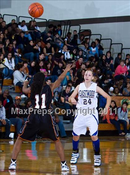 Thumbnail 3 in Eastwood vs. Dobie (McDonald's Texas Invitational) photogallery.