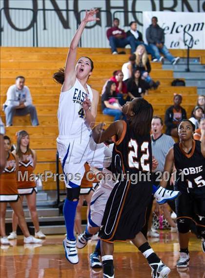 Thumbnail 3 in Eastwood vs. Dobie (McDonald's Texas Invitational) photogallery.