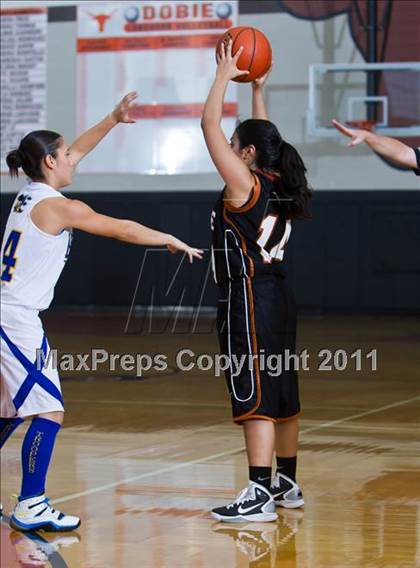 Thumbnail 1 in Eastwood vs. Dobie (McDonald's Texas Invitational) photogallery.