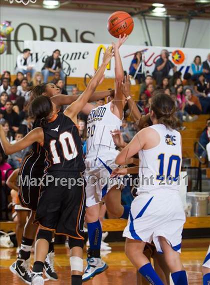 Thumbnail 3 in Eastwood vs. Dobie (McDonald's Texas Invitational) photogallery.