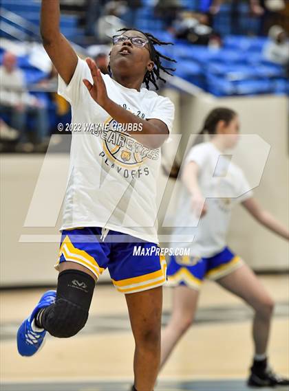 Thumbnail 2 in Brownsboro vs. Liberty-Eylau (UIL 4A Region 2 Area Playoff) photogallery.