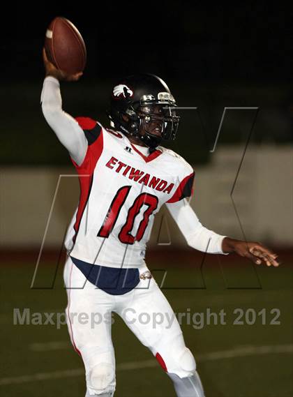 Thumbnail 1 in Etiwanda @ Upland photogallery.