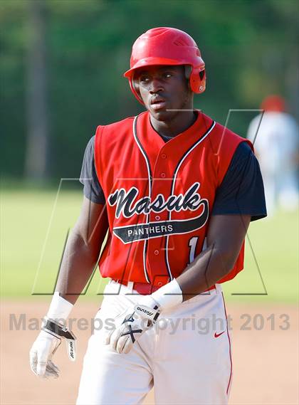 Thumbnail 3 in Masuk vs. Pomperaug (SWC Semifinal) photogallery.