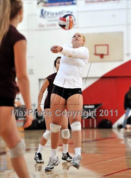 Thumbnail 1 in Valley Christian vs West (Molten Classic) photogallery.