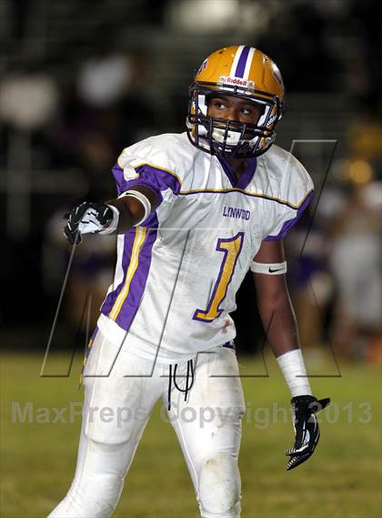Thumbnail 2 in Lynwood vs. South East photogallery.