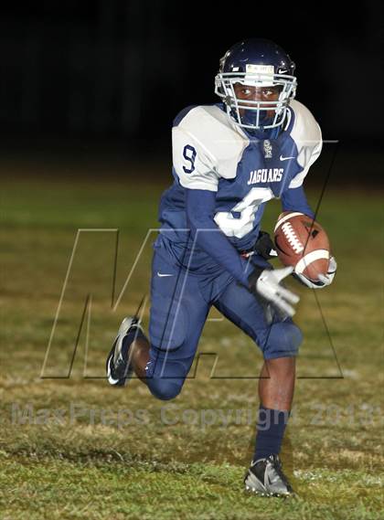 Thumbnail 2 in Lynwood vs. South East photogallery.