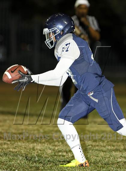 Thumbnail 3 in Lynwood vs. South East photogallery.