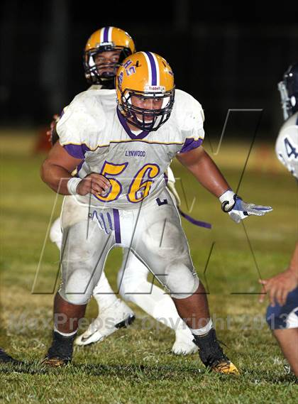Thumbnail 3 in Lynwood vs. South East photogallery.