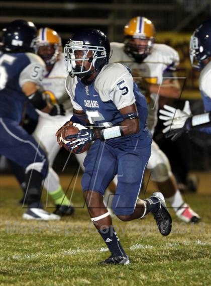 Thumbnail 2 in Lynwood vs. South East photogallery.