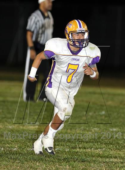 Thumbnail 2 in Lynwood vs. South East photogallery.