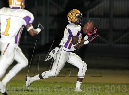 Thumbnail 3 in Lynwood vs. South East photogallery.